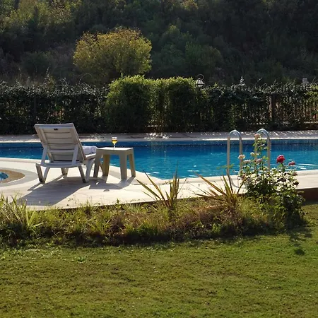 Mene Aparthotel 2*